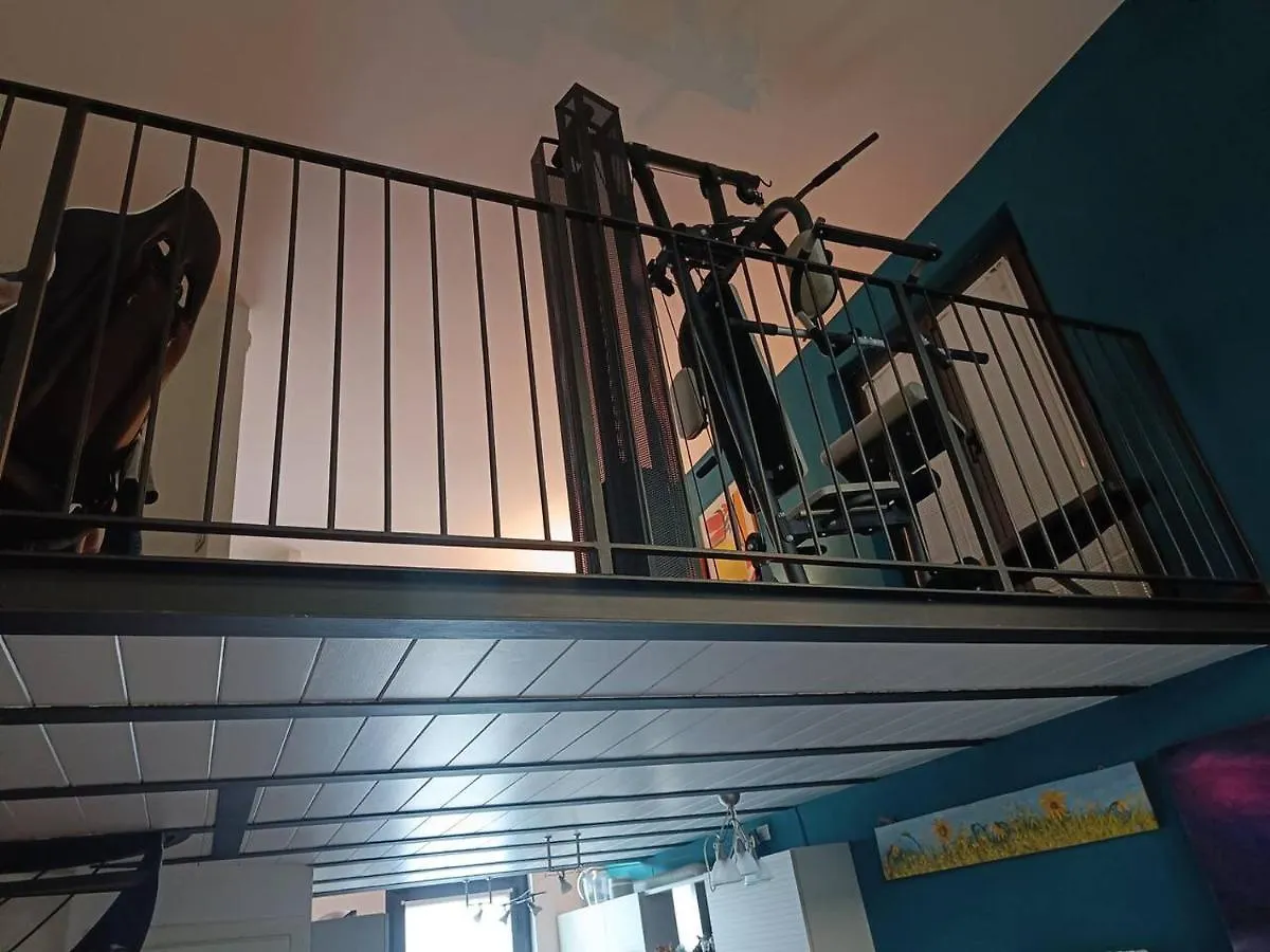 アパート ミラノLoft Certosa District Con Parcheggio Privatoアパートメント イタリア