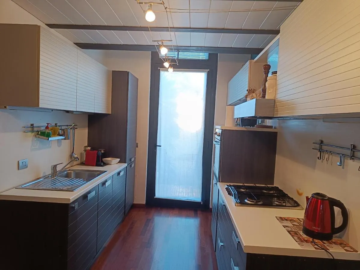 ミラノLoft Certosa District Con Parcheggio Privatoアパートメント アパート ミラノ