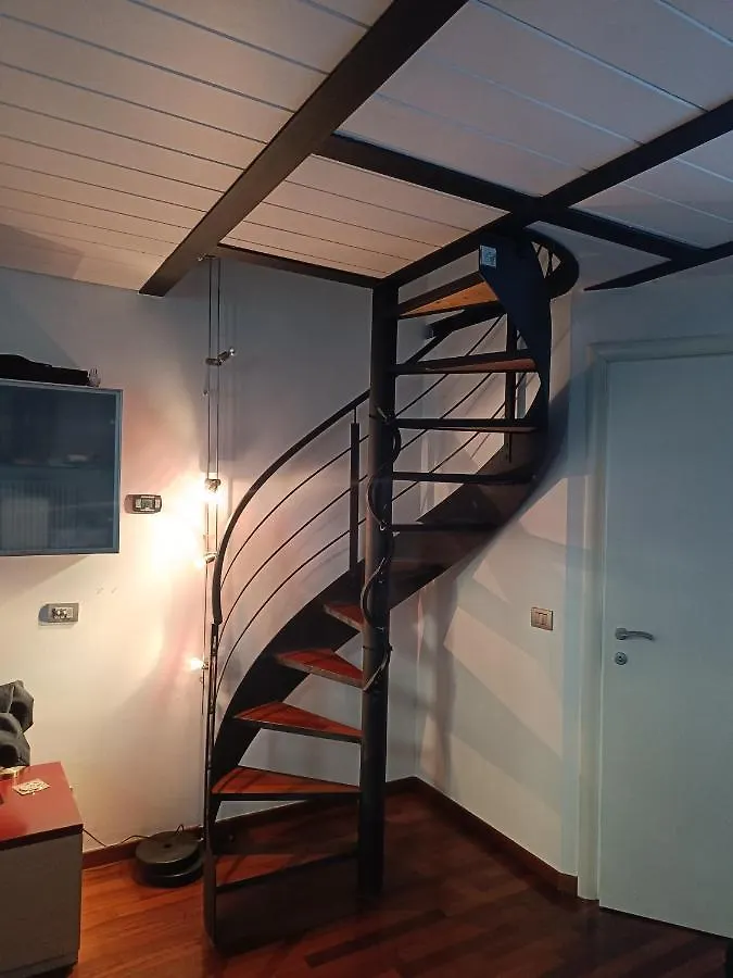 ミラノLoft Certosa District Con Parcheggio Privatoアパートメント イタリア